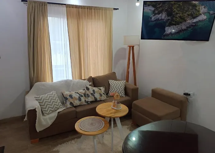 Casa De Dos Dormitorios En Villa Adela A 10 Minutos Del Centro Para 7 Personas Se Aceptan Mascotas