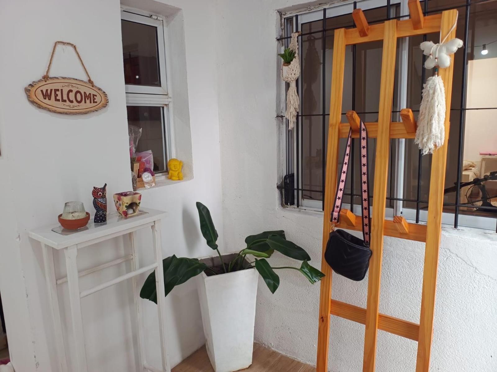 Casa De Dos En Adela A 10 Minutos Del Centro 7 Personas Se Aceptan Mascotas Сasa de vacaciones Concordia