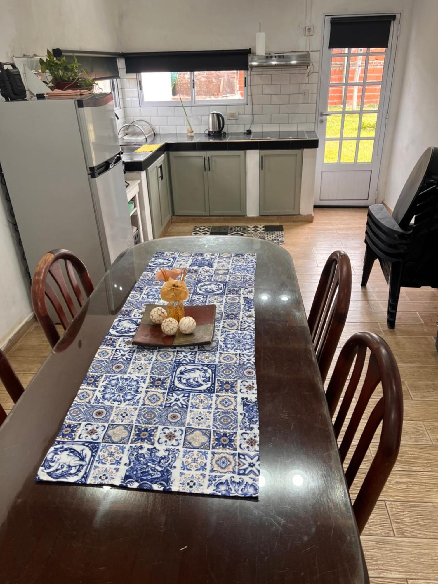 Casa De Dos En Adela A 10 Minutos Del Centro 7 Personas Se Aceptan Mascotas Сasa de vacaciones